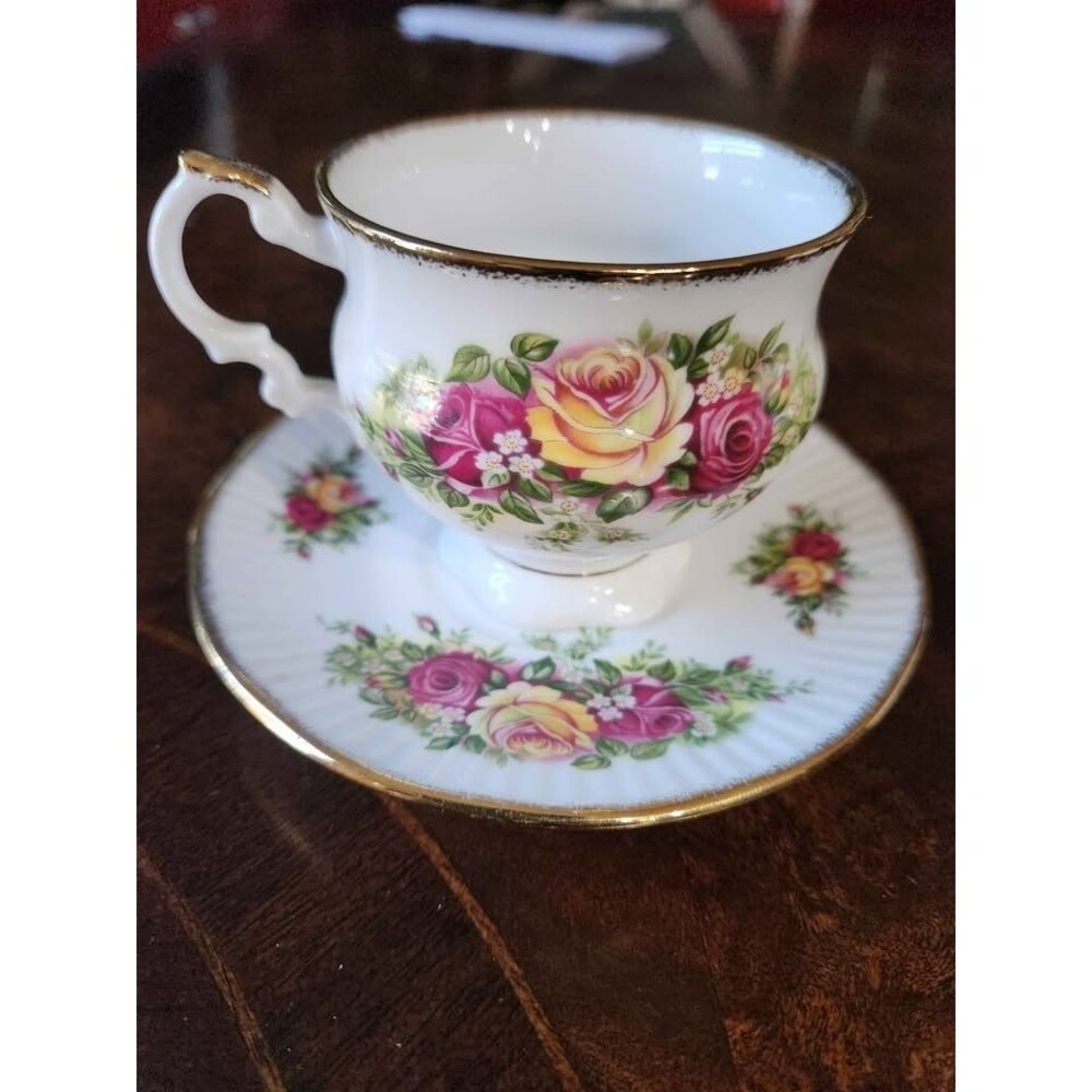 Vintage Elizabethan Bone China English Garden Teacup & Saucer New Numbered